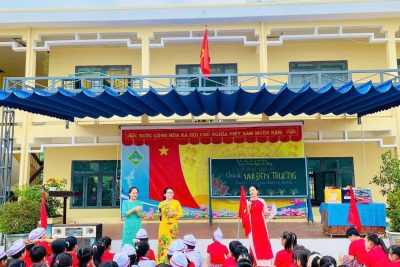 TRƯỜNG TIỂU HỌC NGUYỄN KIM VANG (Phân hiệu 2) TỔ CHỨC BUỔI SINH HOẠT DƯỚI CỜ – “GIỚI THIỆU VỀ BẢN THÂN”