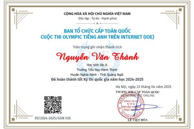 TẶNG GIẤY CHỨNG NHẬN CHO CÁC EM ĐẠT THÀNH TÍCH IOE QUỐC GIA NĂM HỌC 2024- 2025