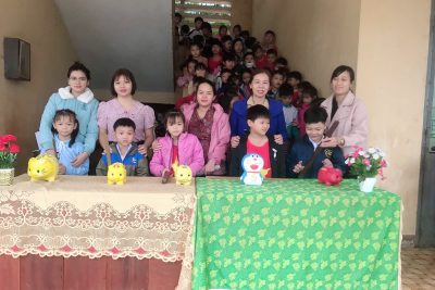 LIÊN ĐỘI TRƯỜNG TIỂU HỌC HÀNH THỊNH TỔ CHỨC CHO PHONG TRÀO “XUÂN YÊU THƯƠNG”CHO CÁC EM HỌC SINH NGHÈO ĐÓN TẾT